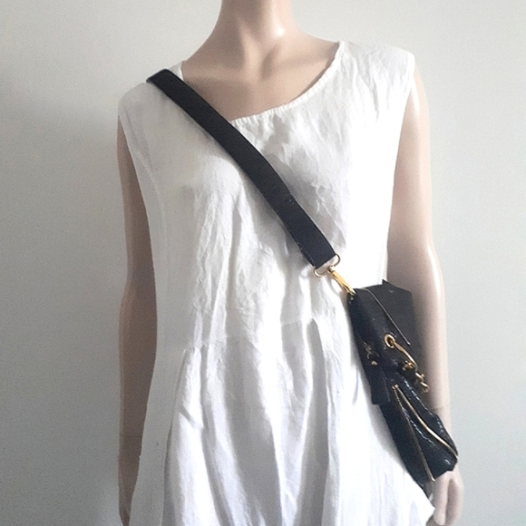 AX Armani Exchange | Expandable Shoulder and Crossbody Hobo Bag - Picture 5 of 16